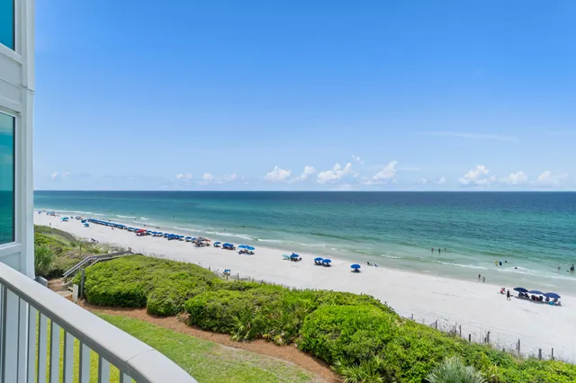 a view of a parking area
