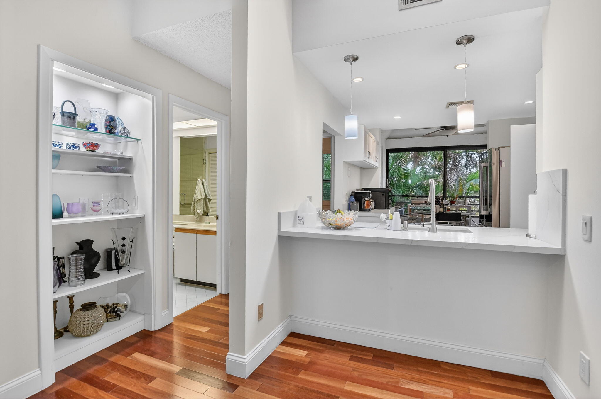 7535 La Paz Boulevard, Unit 301 Boca Raton, FL 33433 - Photo 14 of 45 kitchen