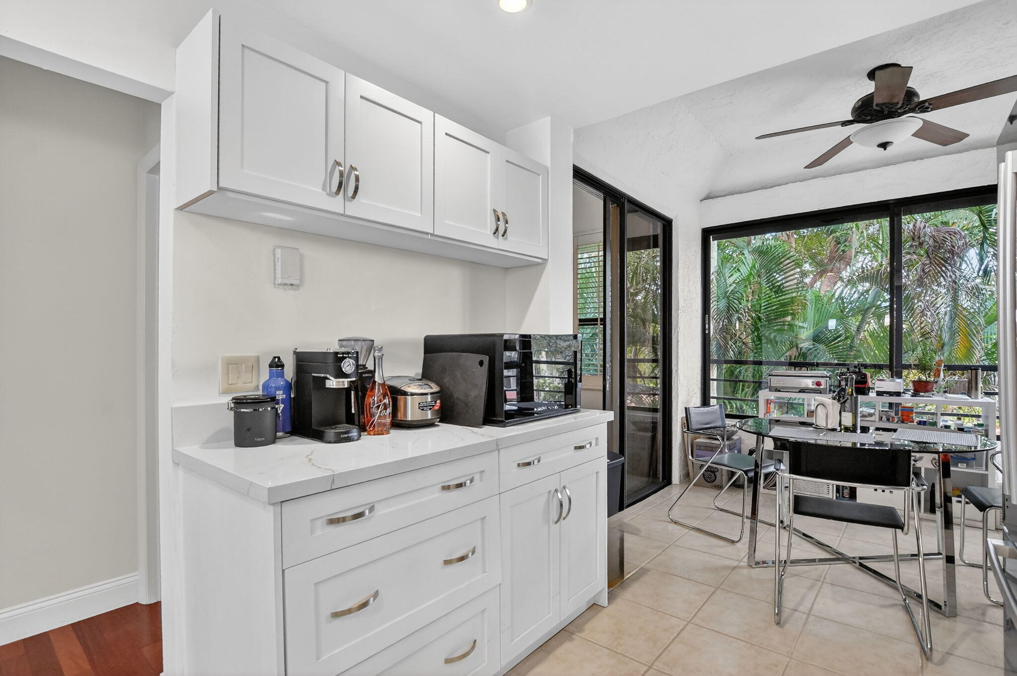 7535 La Paz Boulevard, Unit 301 Boca Raton, FL 33433 - Photo 17 of 45 kitchen