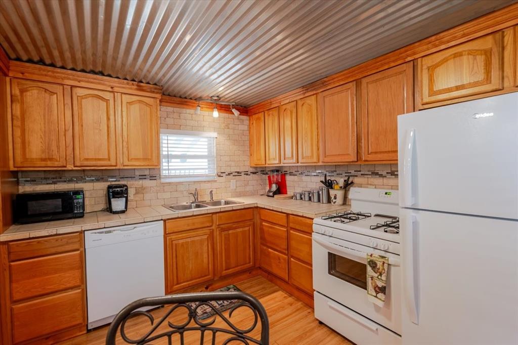 2334 San Bar Road, Unit 71 Graford, TX 76449 - Photo 17 of 40 Open kitchem