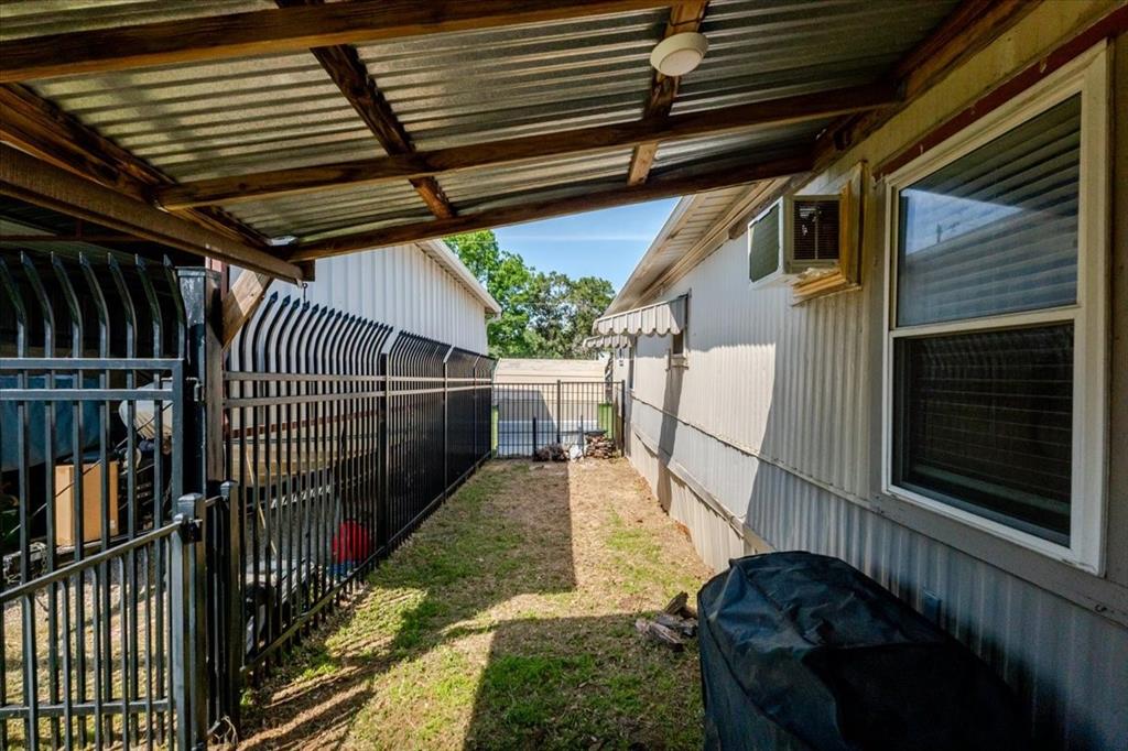 2334 San Bar Road, Unit 71 Graford, TX 76449 - Photo 7 of 40 Side yard, great for dog run.