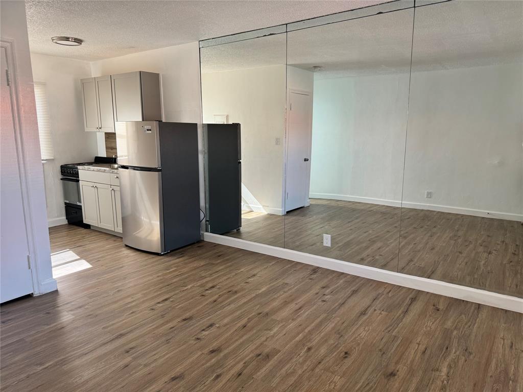 Living Area / Kitchen