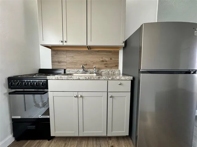 $1,325 | 2037 Madison Street, Unit 4, Hollywood, FL 33020