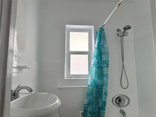 $1,325 | 2037 Madison Street, Unit 4, Hollywood, FL 33020