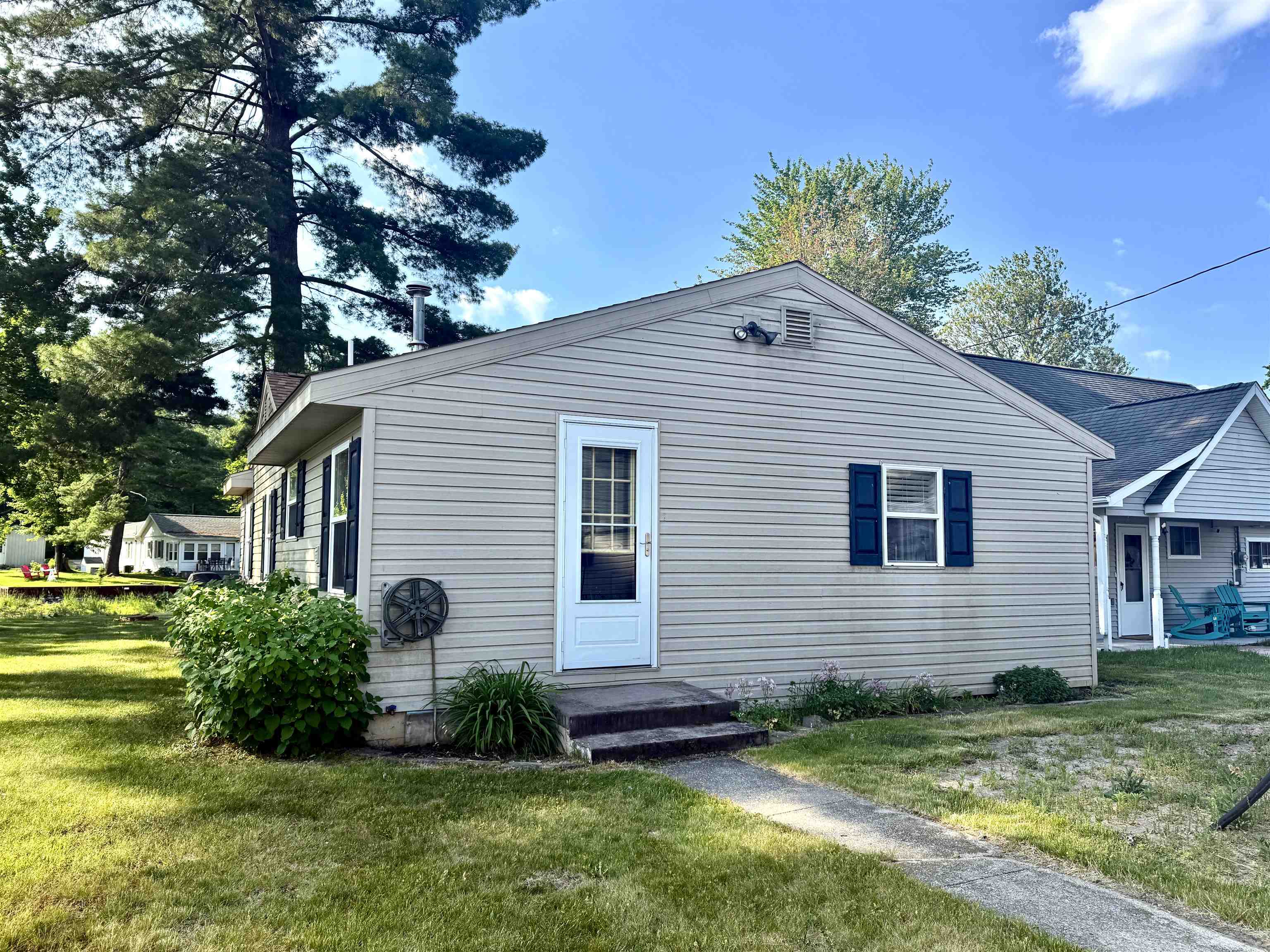3216 Elnor Drive Gladwin, MI 48624 - Photo 4 of 48