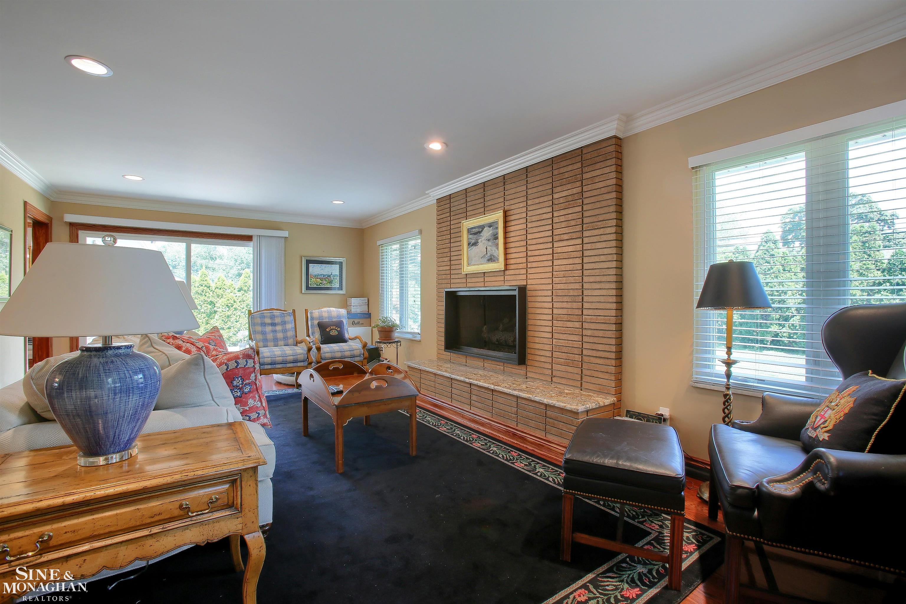 54 Willison Road Grosse Pointe, MI 48236 - Photo 14 of 44 50159061-BBD8923F-41D9-49A7-8111-57C4503BAF6E.JPG