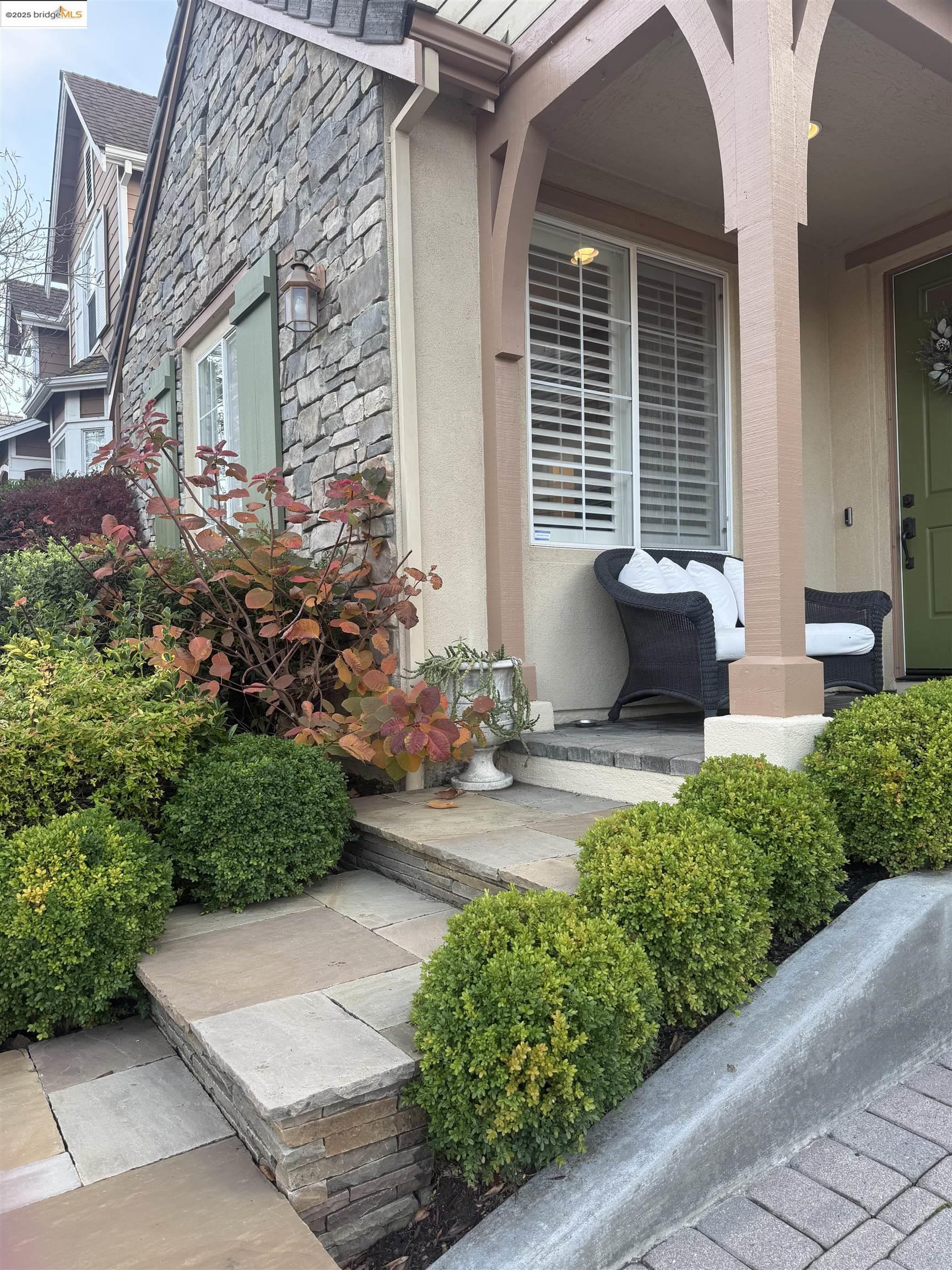 4072 Summer Gate Avenue Vallejo, CA 94591 - Photo 3 of 18