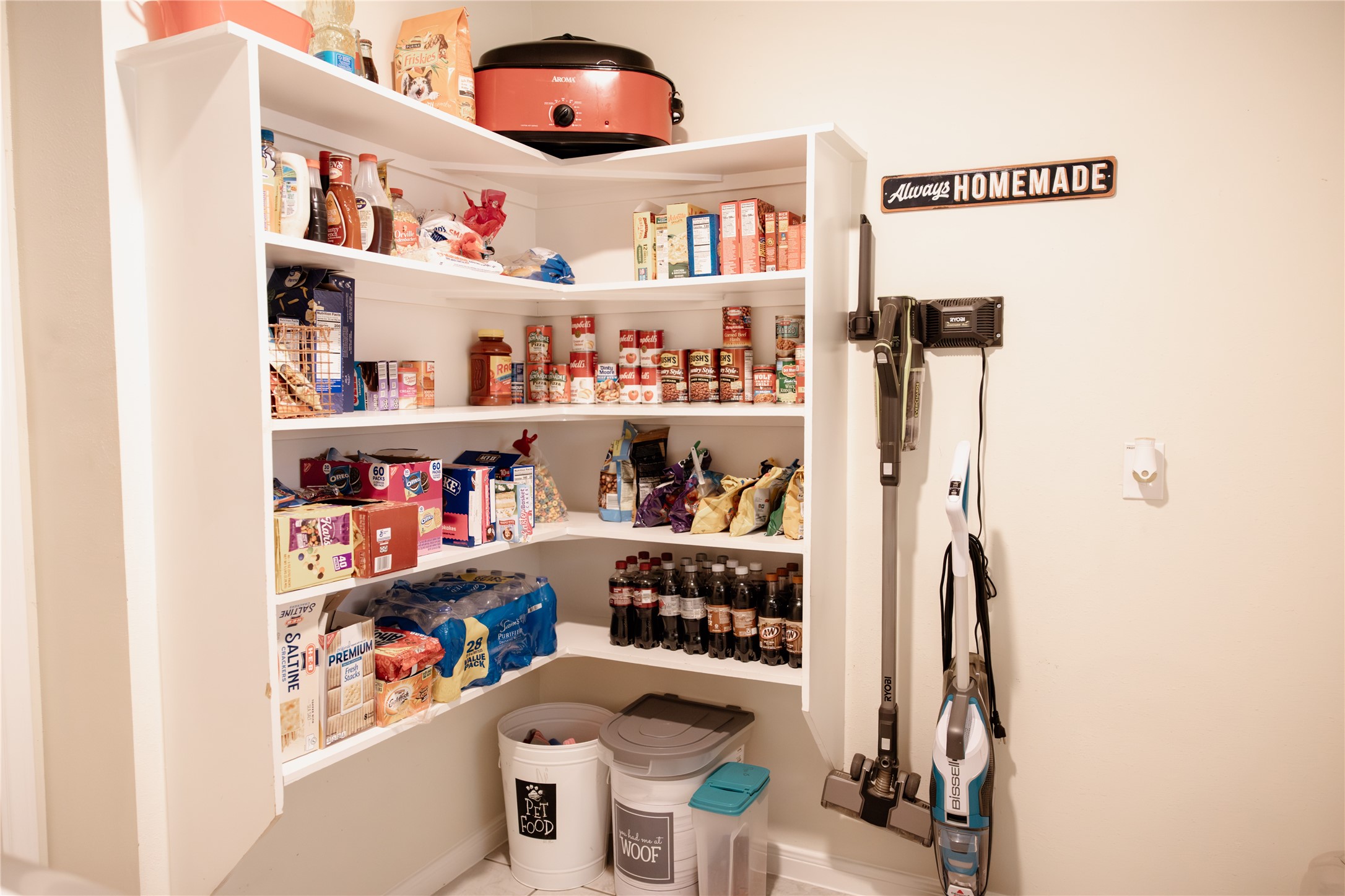 6438 Grapevine Bend Manvel, TX 77578 - Photo 22 of 36 Spacious Walk in Pantry/ Laundry Combo