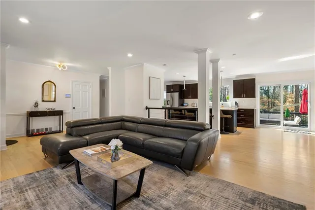 $5,200 | 4116 Wieuca Road Northeast, Atlanta, GA 30342