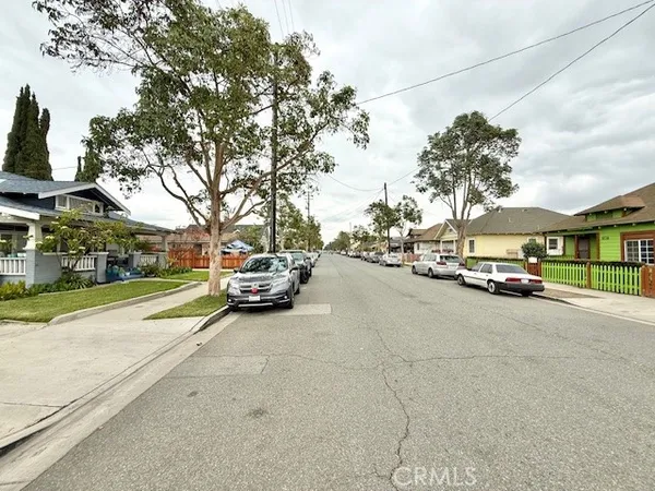 $1,900 | 1239 West 3rd Street, Santa Ana, CA 92703