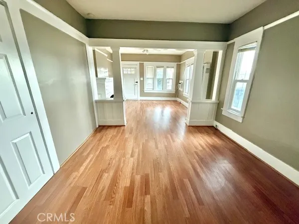 $1,900 | 1239 West 3rd Street, Santa Ana, CA 92703