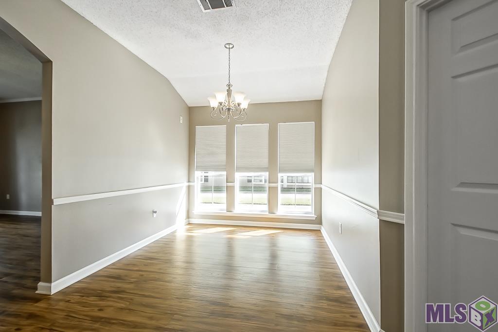718 Hadley Drive Baton Rouge, LA 70820 - Photo 3 of 25 Gallery Image 3