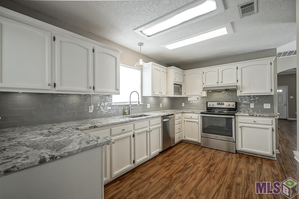 718 Hadley Drive Baton Rouge, LA 70820 - Photo 4 of 25 Gallery Image 4
