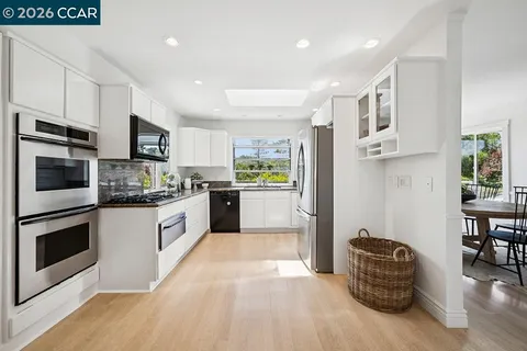 $1,250,000 | 8 Ketelsen Court, Moraga, CA 94556