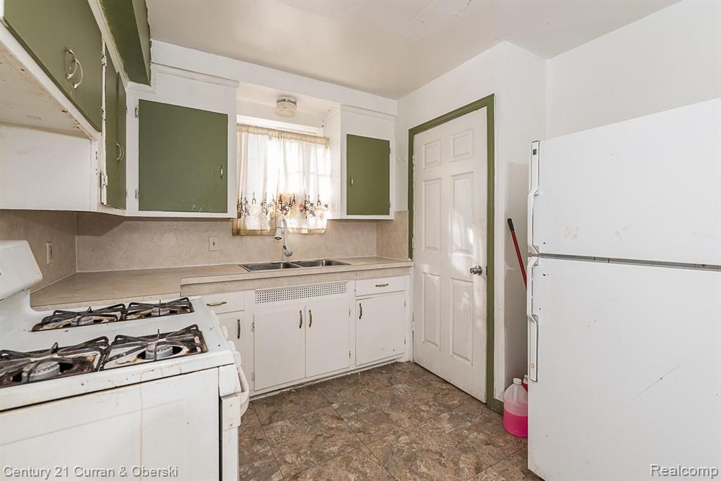 1511 Crescent Street Inkster, MI 48141 - Photo 10 of 17