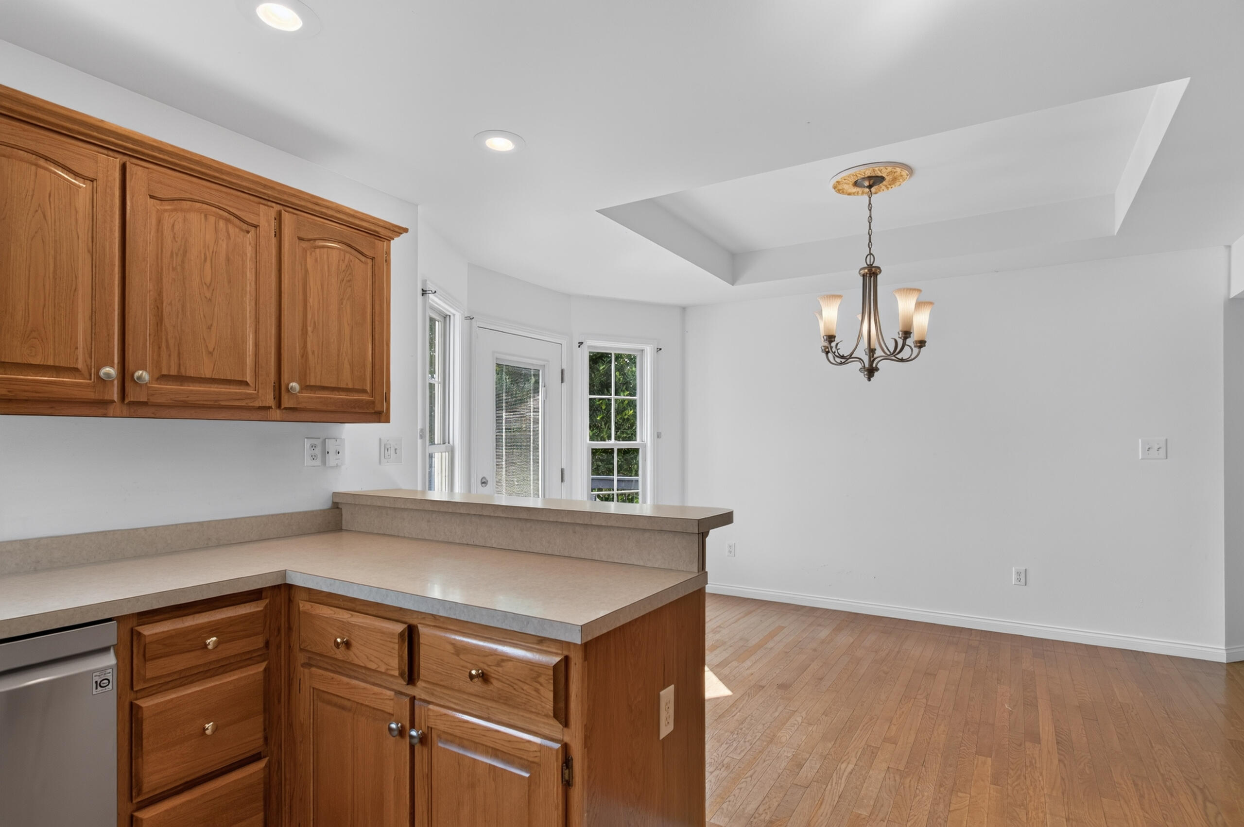 364 Ridgeview Drive Berea, KY 40403 - Photo 27 of 48 Kitchen & Dining