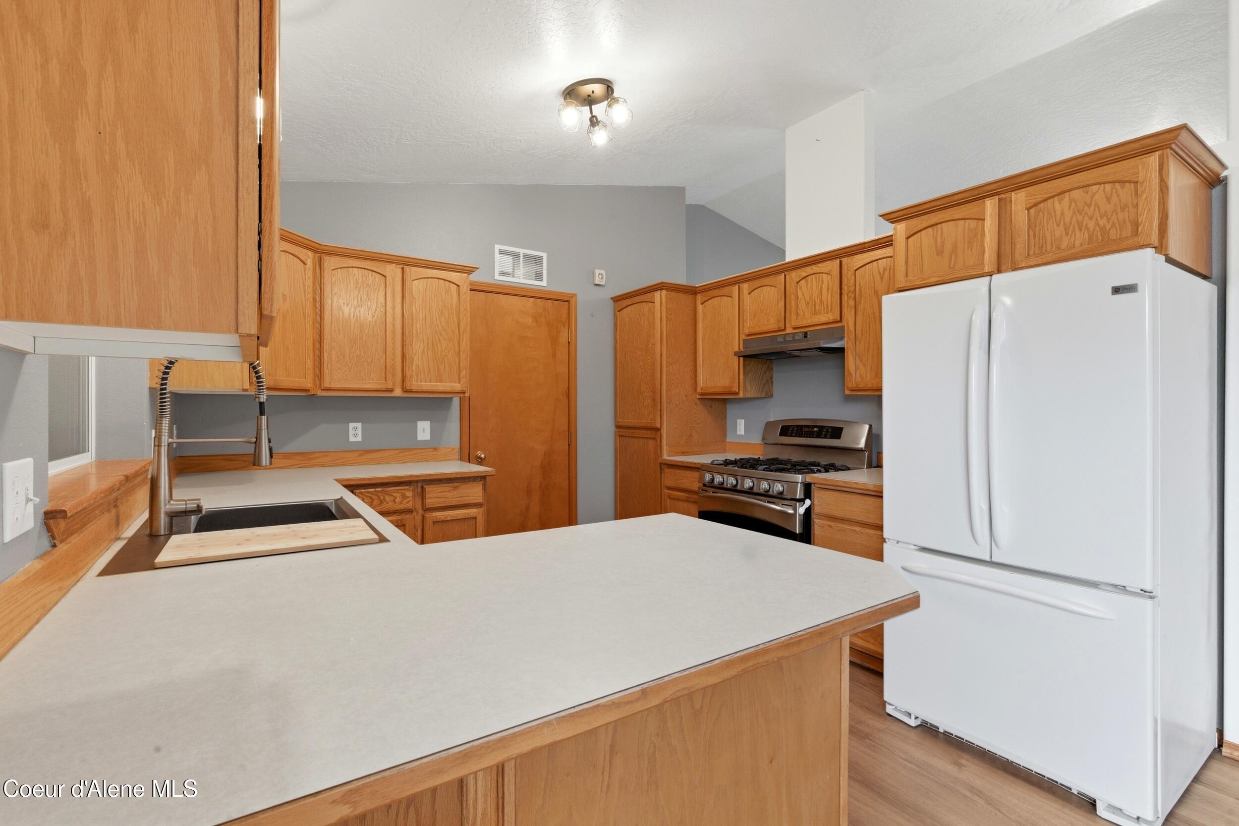 1255 East Stetson Avenue Post Falls, ID 83854 - Photo 13 of 37 27_img_2318