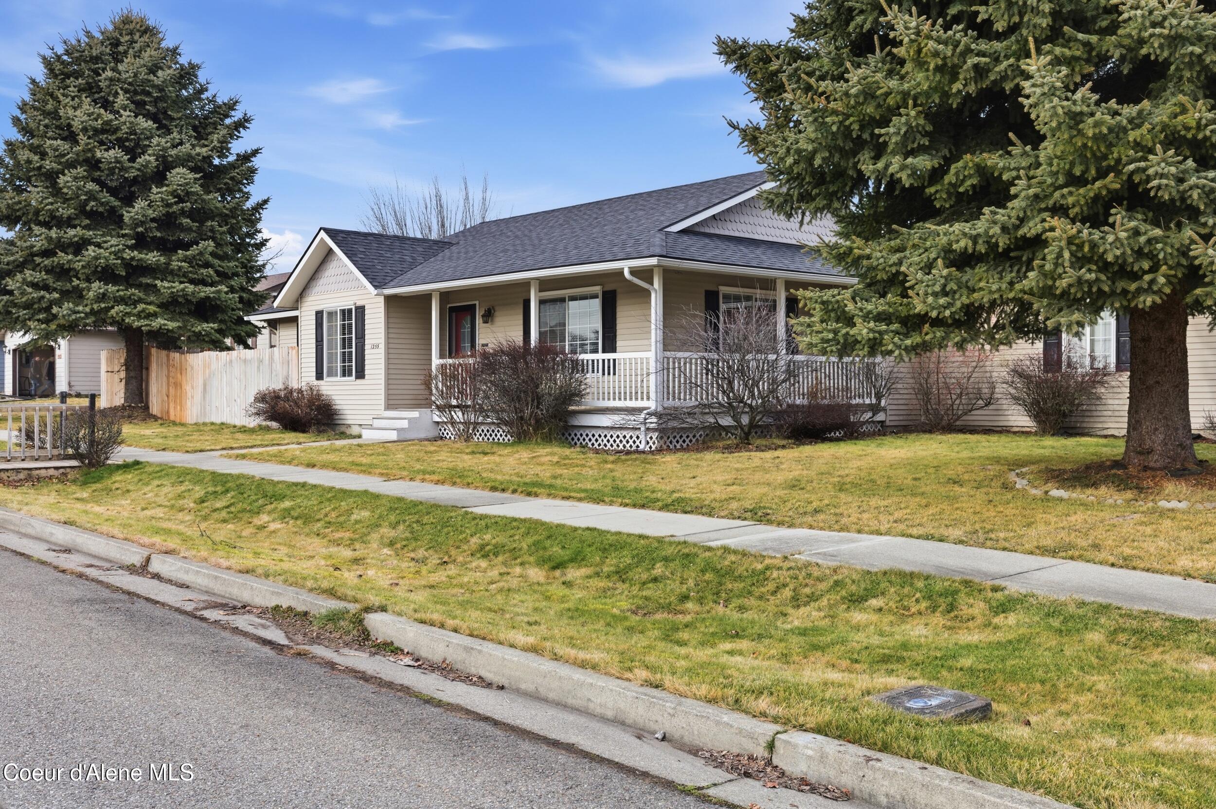 1255 East Stetson Avenue Post Falls, ID 83854 - Photo 4 of 37 4_img_2387