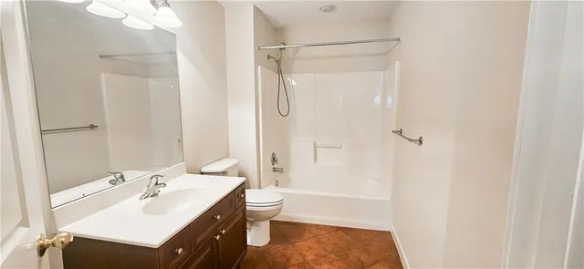 $392,500 | 7134 Hedge Ln Terrace, Shawnee, KS 66227