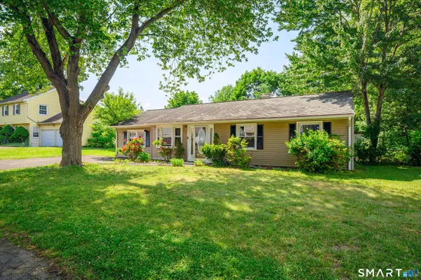 $419,900 | 28 Hickory Street, Danbury, CT 06810