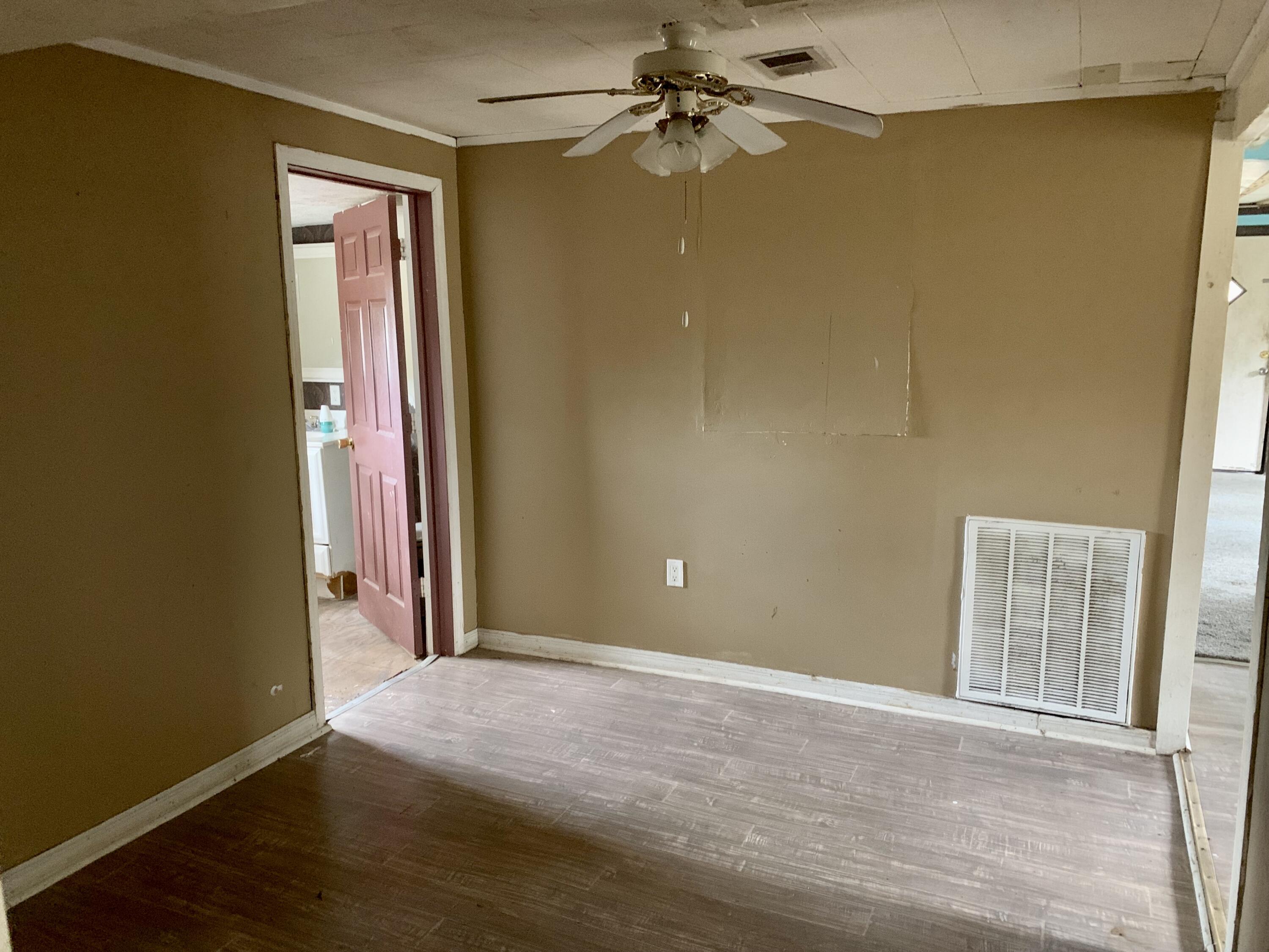 2825 Pioneer Road Vernon, FL 32462 - Photo 11 of 15 IMG_1329