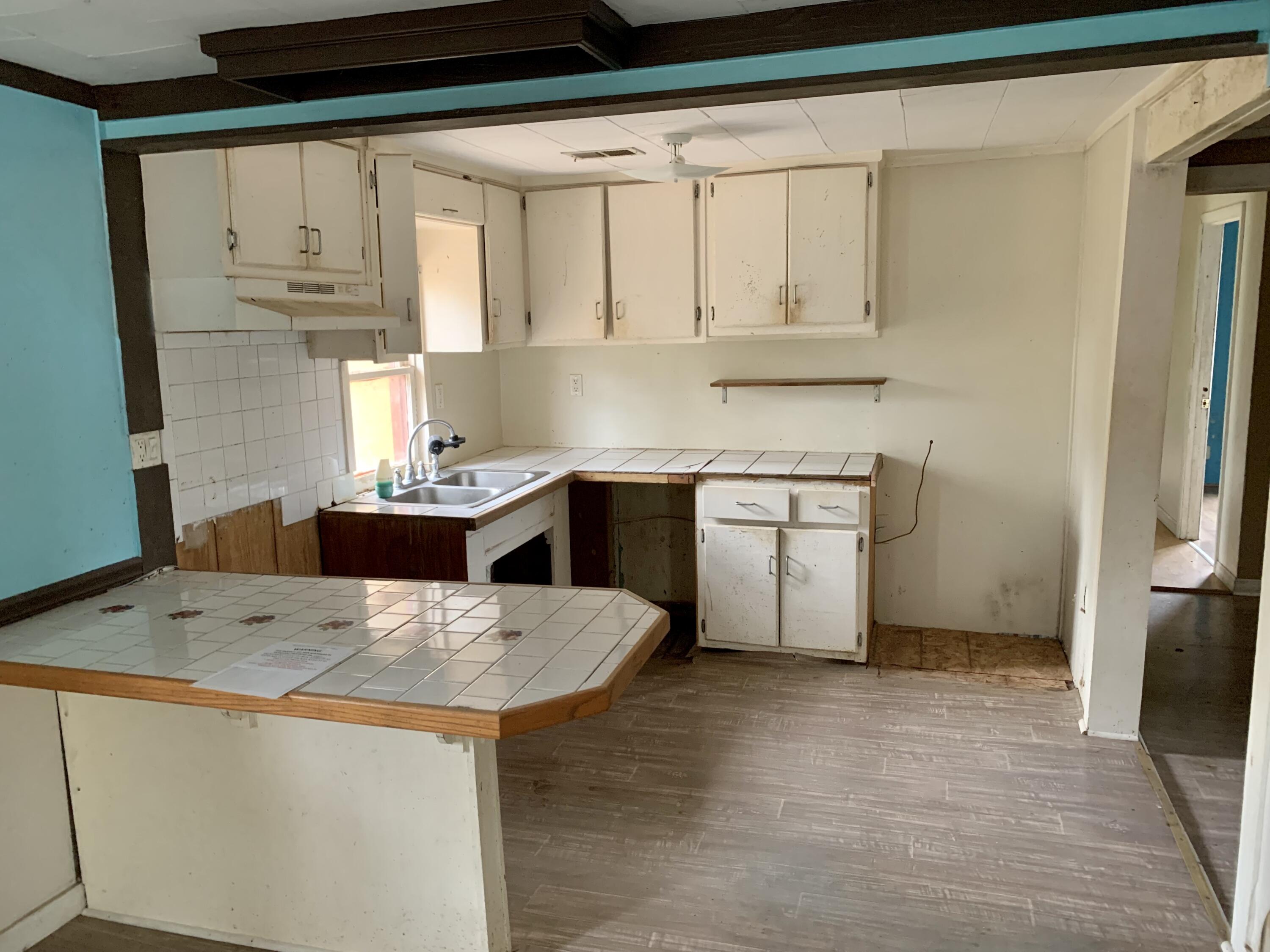 2825 Pioneer Road Vernon, FL 32462 - Photo 3 of 15 IMG_1334