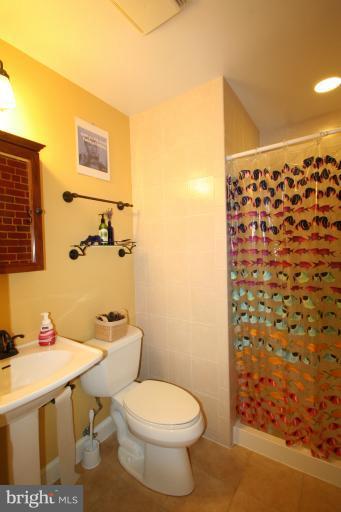 9119 Eton Road Silver Spring, MD 20901 - Photo 5 of 21 Bath (Master)