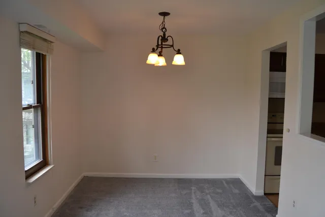 $999 | 31993 West 12 Mile Road, Unit 204, Farmington, MI 48334