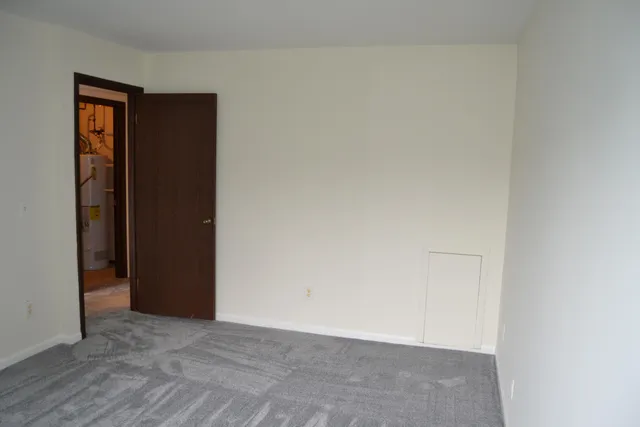 $999 | 31993 West 12 Mile Road, Unit 204, Farmington, MI 48334