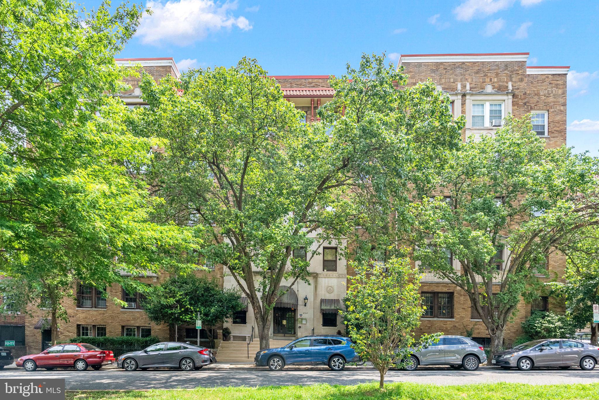 2707 Adams Mill Road Northwest, Unit 308 Washington, DC 20009 - Photo 3 of 34