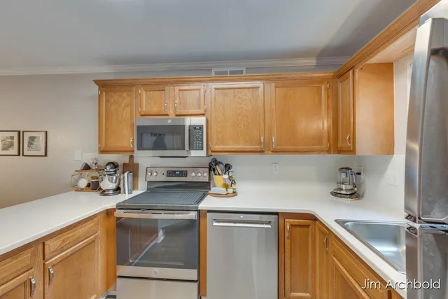 $185,000 | 3368 Devonwood Hills Northeast, Unit B, Grand Rapids, MI 49525