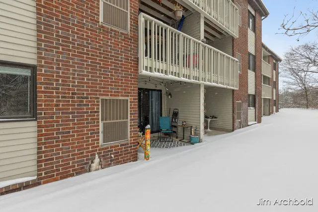 $185,000 | 3368 Devonwood Hills Northeast, Unit B, Grand Rapids, MI 49525