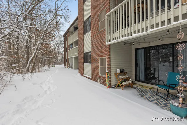 $185,000 | 3368 Devonwood Hills Northeast, Unit B, Grand Rapids, MI 49525