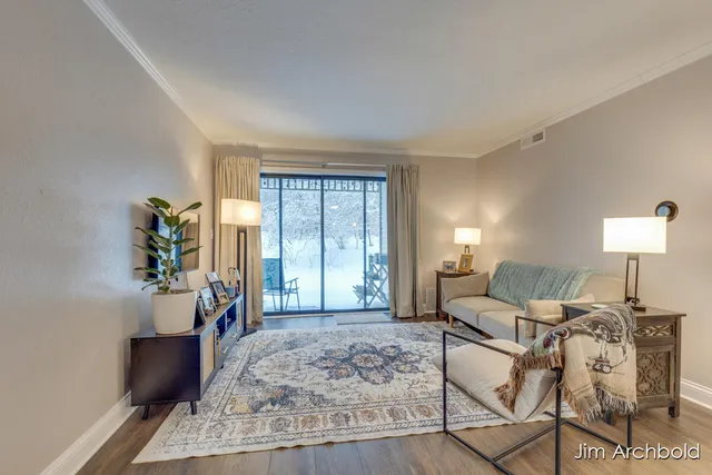 $185,000 | 3368 Devonwood Hills Northeast, Unit B, Grand Rapids, MI 49525