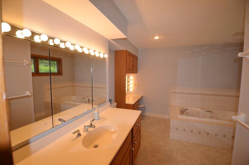 1670 Turtle Mound Lane Whitewater, WI 53190 - Photo 27 of 59 Master Bath 3