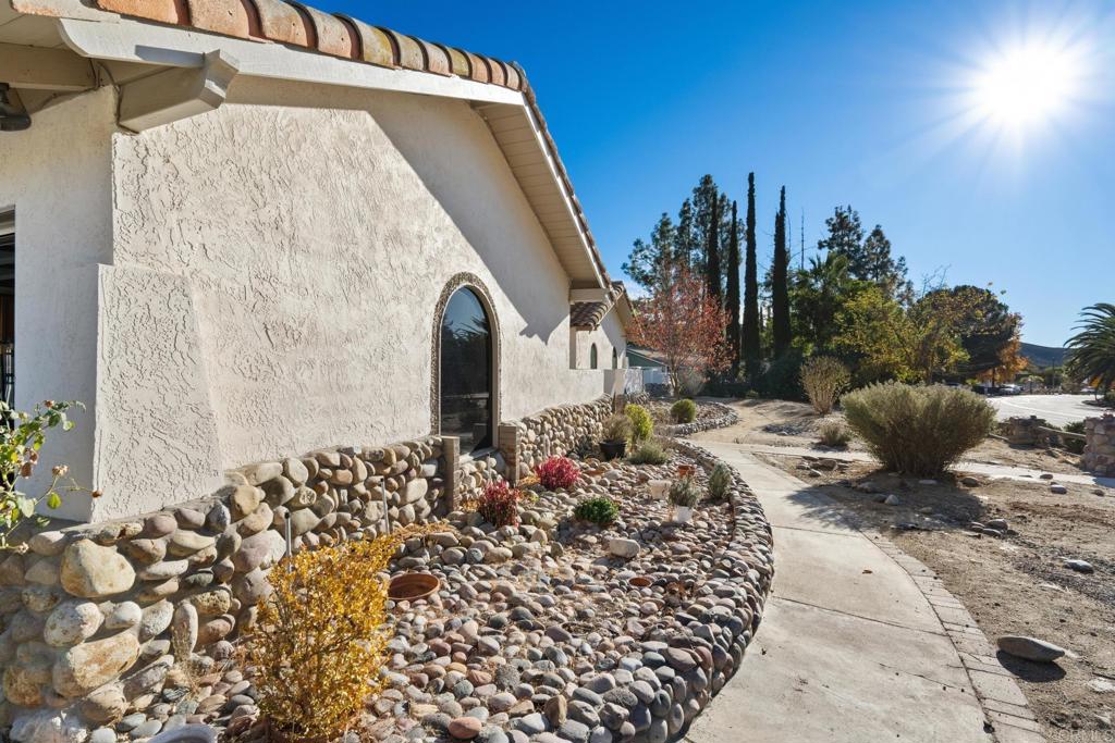 16273 Arena Drive Ramona, CA 92065 - Photo 6 of 67