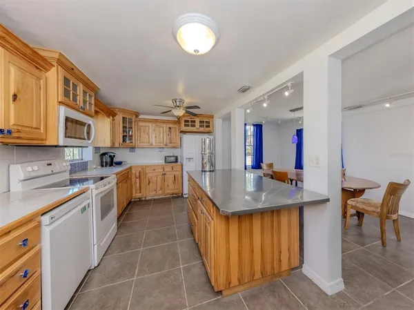 $449,900 | 305 Chauncey Avenue East, Bradenton, FL 34208