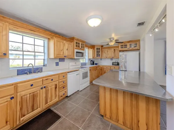 $449,900 | 305 Chauncey Avenue East, Bradenton, FL 34208