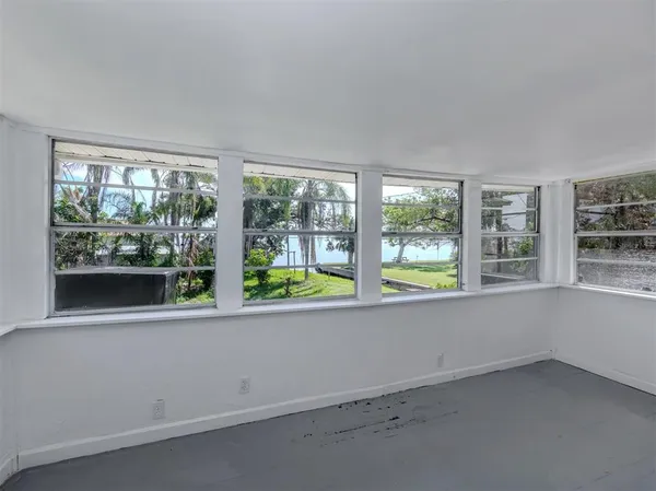 $449,900 | 305 Chauncey Avenue East, Bradenton, FL 34208