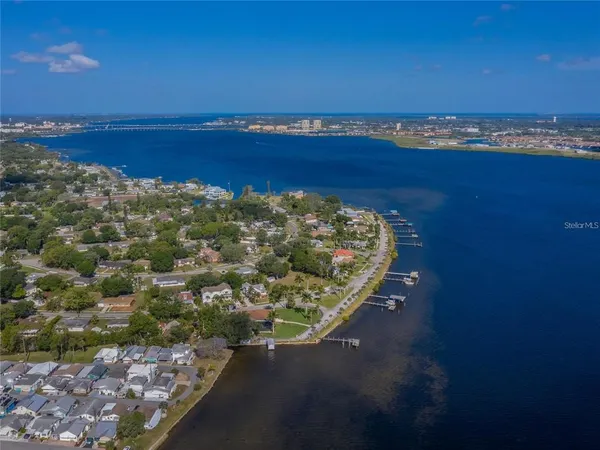 $449,900 | 305 Chauncey Avenue East, Bradenton, FL 34208