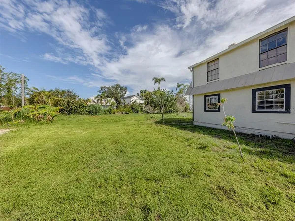 $449,900 | 305 Chauncey Avenue East, Bradenton, FL 34208