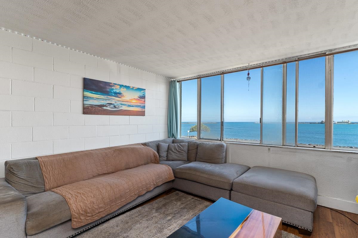 111 Kahului Beach Road, Unit A326 Kahului, HI 96732 - Photo 4 of 43 a living room with furniture and a window