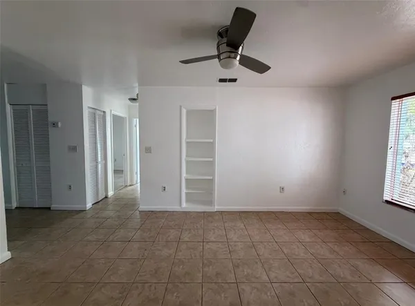 $1,400 | 1048 Southwest 6th Drive, Unit B, Gainesville, FL 32601