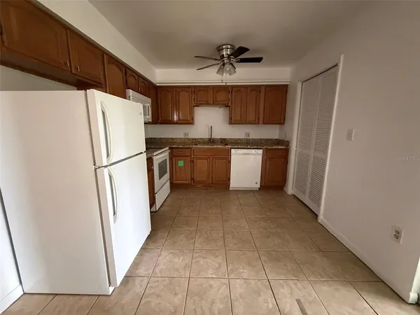$1,400 | 1048 Southwest 6th Drive, Unit B, Gainesville, FL 32601