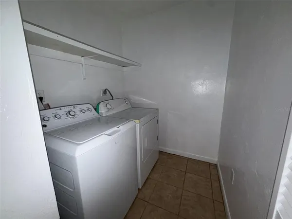 $1,400 | 1048 Southwest 6th Drive, Unit B, Gainesville, FL 32601
