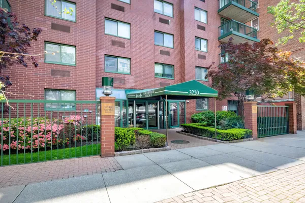 $449,000 | 3220 Fairfield Avenue, Unit 9A | Central Riverdale
