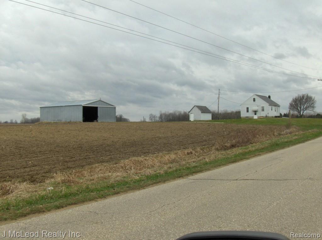 5087 Barnes Road Millington, MI 48746 - Photo 3 of 3 HPIM2085.jpg