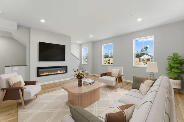 $385,990 | 1524 Traverse Lane, St. Paul, MN 55118