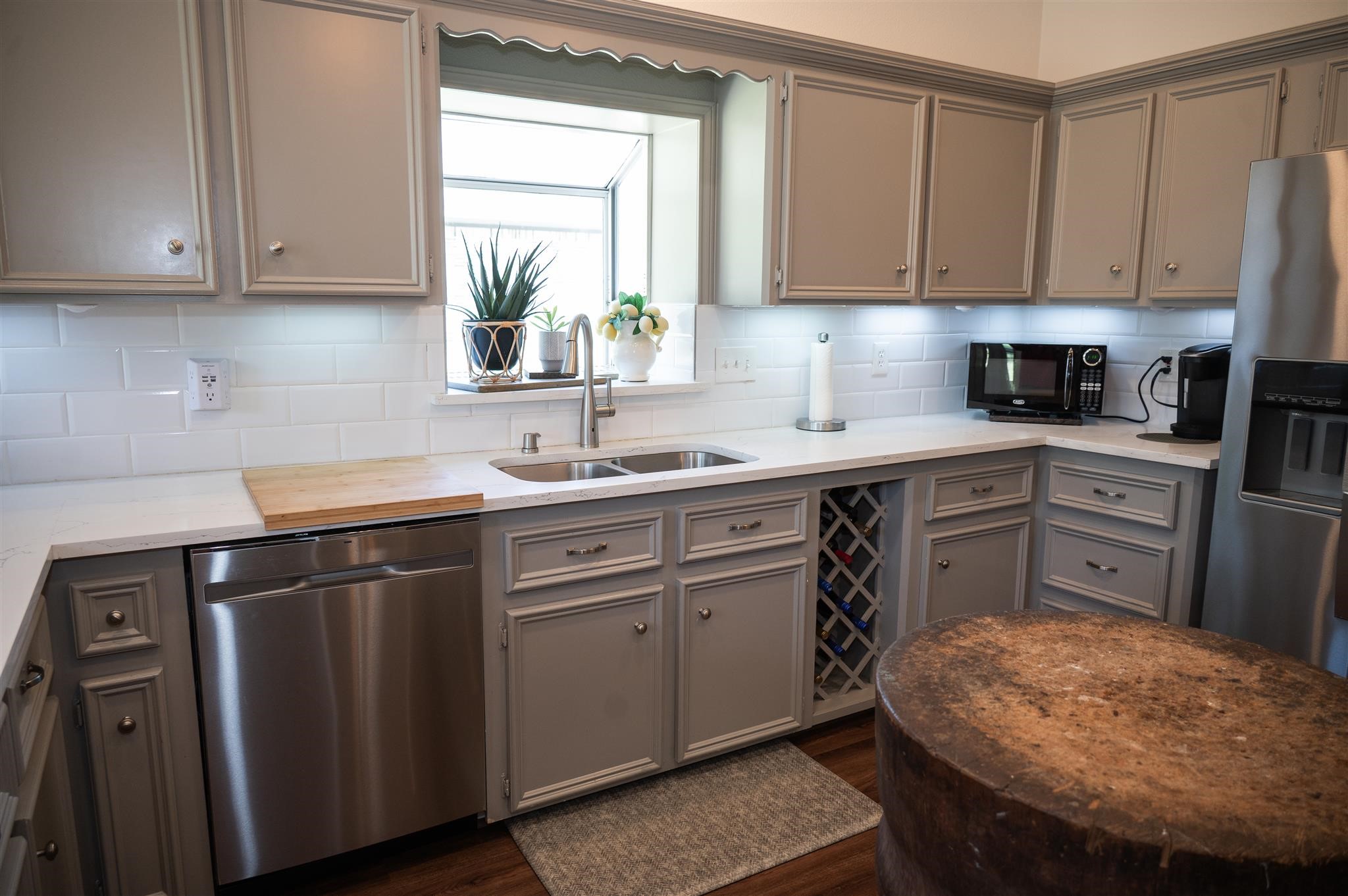 77 Panorama Drive Conroe, TX 77304 - Photo 18 of 49 a kitchen with a sink and cabinets