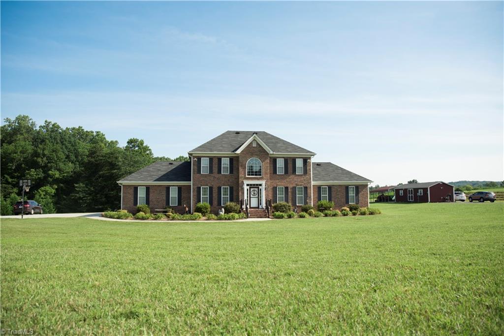 2160 Sheffield Road Harmony, NC 28634 - Photo 3 of 28 Gallery Image 3